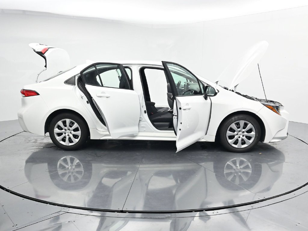 Used 2024 Toyota Corolla LE FWD image 42