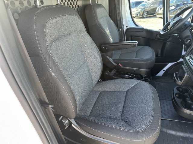 Used 2025 RAM ProMaster 2500 w/ U-Haul Equipment Group FWD image 32