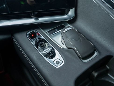 Used 2023 Chevrolet Corvette Stingray w/ Z51 Performance Package image 25