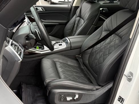 Used 2025 BMW X7 xDrive40i w/ Premium Package image 35
