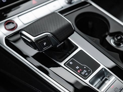 Used 2025 Audi RS 6 performance image 55