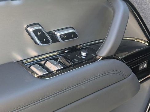 New 2026 Land Rover Range Rover Sport SE image 18