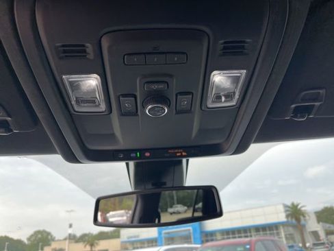 Used 2022 Chevrolet Tahoe Z71 w/ Luxury Package image 34