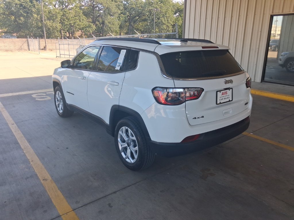 Used 2025 Jeep Compass Latitude AWD/4WD image 8