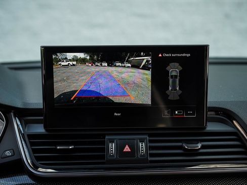 Used 2023 Audi SQ5 Premium w/ Convenience Package image 30