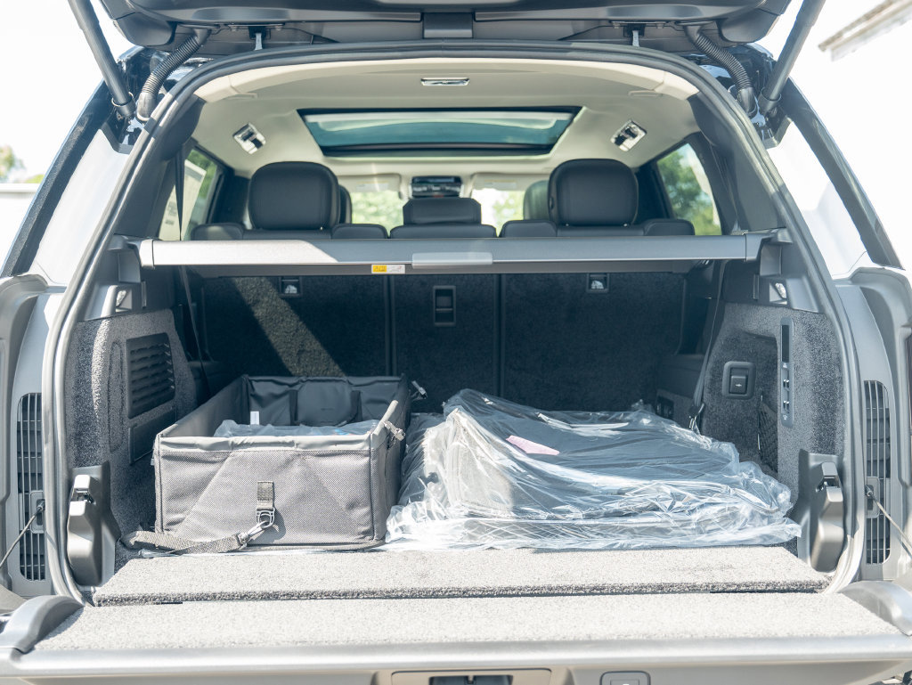 New 2026 Land Rover Range Rover Long Wheelbase SE AWD/4WD image 25