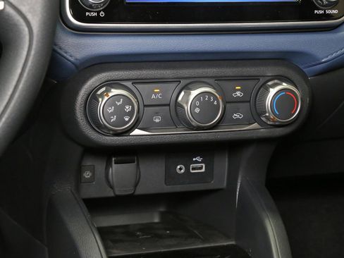 New 2025 Nissan Versa SV w/ Trunk Package image 9