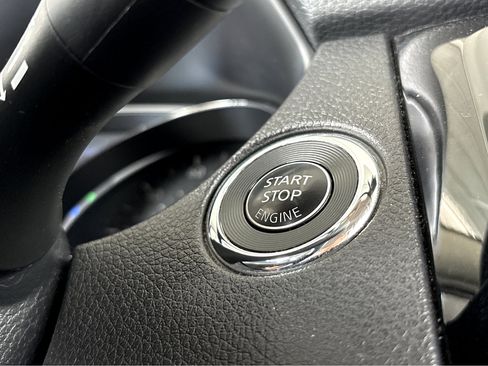 Used 2022 Nissan Rogue Sport SV image 5