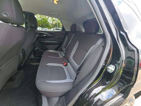Used 2024 Chevrolet TrailBlazer LT w/ Driver Confidence Package FWD image 8