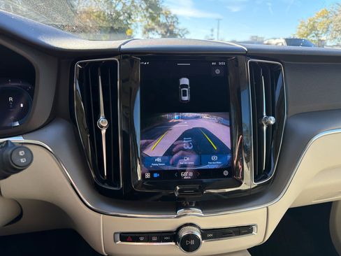 Certified 2023 Volvo XC60 B5 Core w/ Protection Package Premier image 32