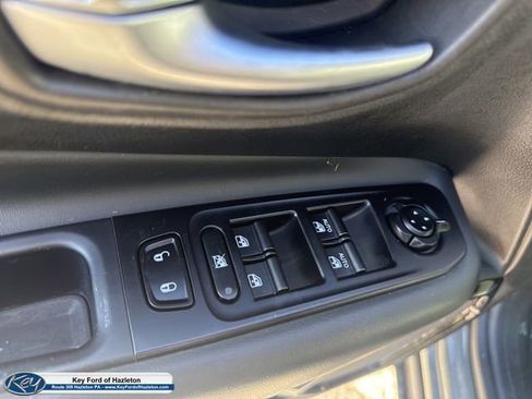 Used 2022 Jeep Renegade Altitude image 24