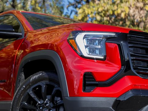 New 2026 GMC Terrain Elevation w/ Black Edition image 3