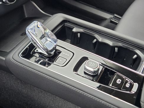 New 2025 Volvo XC90 T8 Core w/ Protection Package image 22