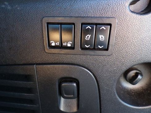 Used 2016 GMC Yukon XL Denali w/ Open Road Package image 8