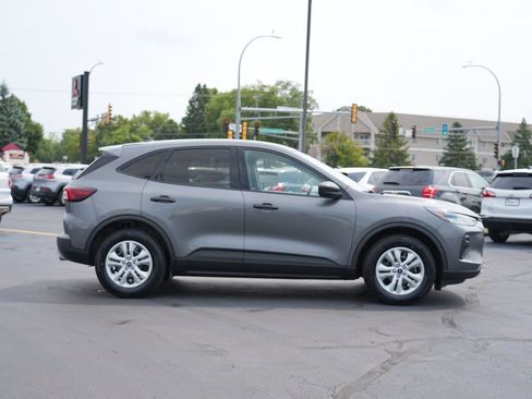 Used 2023 Ford Escape AWD image 2