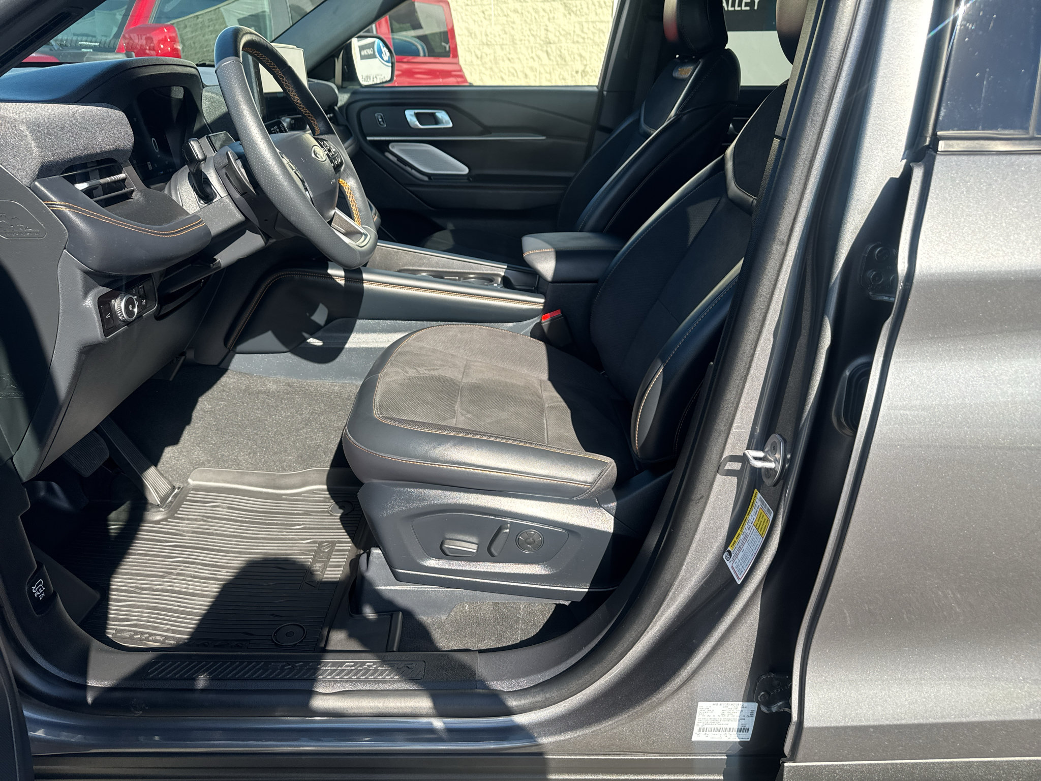 Used 2026 Ford Explorer Tremor w/ Tremor Ultimate Package AWD/4WD image 7