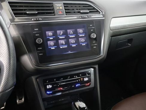 Used 2022 Volkswagen Tiguan SEL R-Line AWD/4WD image 23