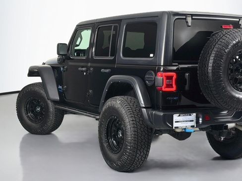 Used 2021 Jeep Wrangler Unlimited Rubicon 4xe w/ Cold Weather Group AWD/4WD image 16