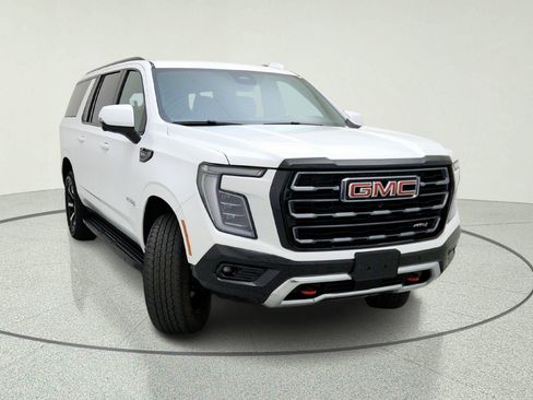 Used 2025 GMC Yukon XL AT4 AWD/4WD image 4