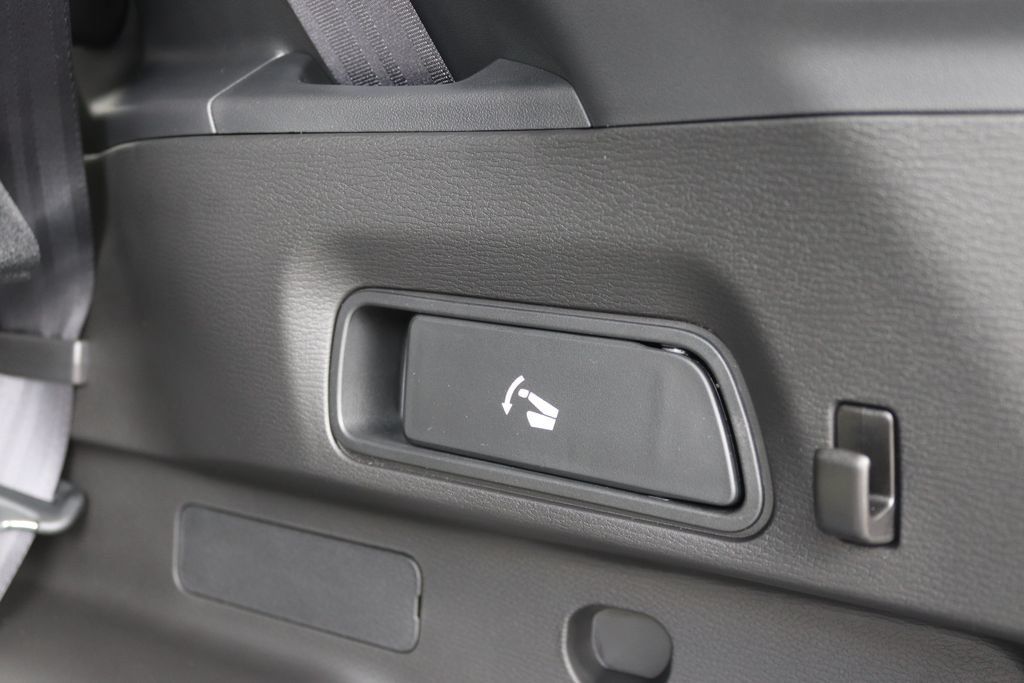 New 2026 Mitsubishi Outlander SE AWD/4WD image 12