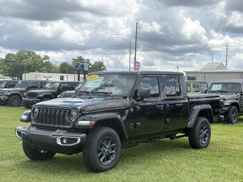New 2026 Jeep Gladiator Sport AWD/4WD image 15