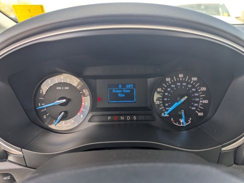 Used 2014 Ford Fusion S image 25