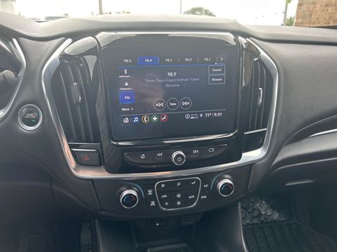Used 2022 Chevrolet Traverse LT AWD/4WD image 13