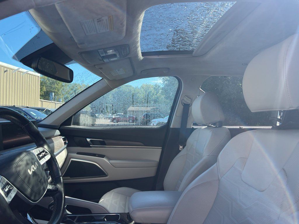 Used 2022 Kia Telluride SX w/ SX Prestige Package AWD/4WD image 9