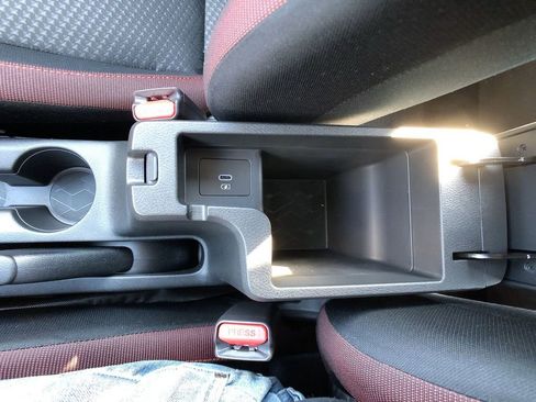 New 2025 Nissan Versa SR w/ Trunk Package image 22