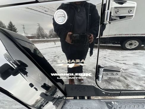 Used 2018 Jeep Wrangler Unlimited Sahara image 31