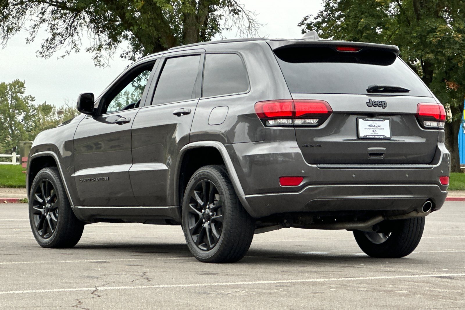 Used 2021 Jeep Grand Cherokee Laredo X AWD/4WD image 6