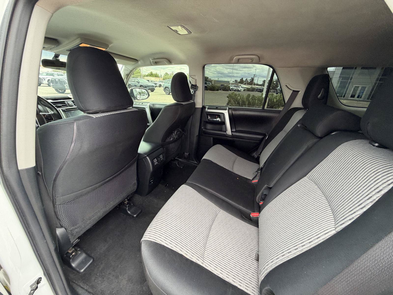 Used 2017 Toyota 4Runner SR5 AWD/4WD image 19