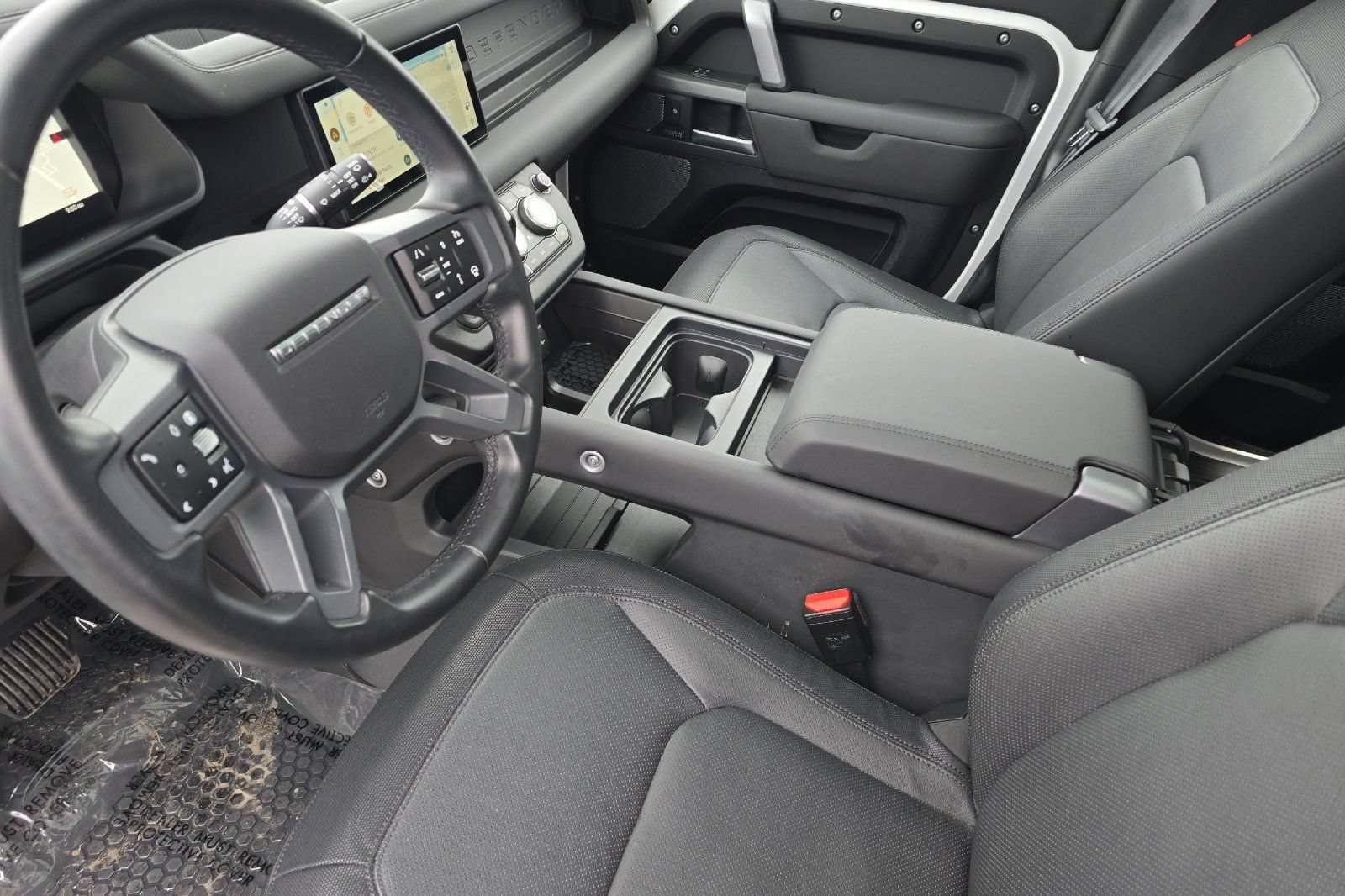 Used 2024 Land Rover Defender 110 X-Dynamic SE AWD/4WD image 7