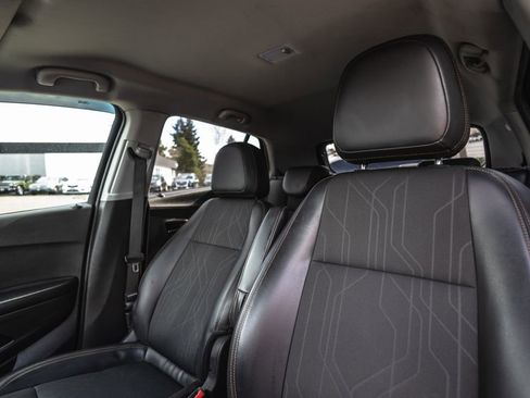 Used 2022 Chevrolet Trax LT w/ Driver Confidence Package AWD/4WD image 21