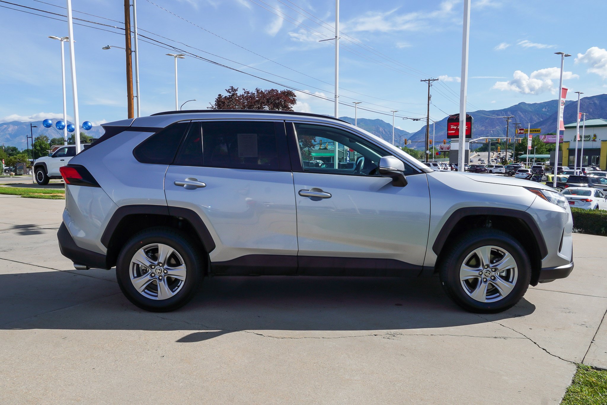 Certified 2025 Toyota RAV4 XLE AWD/4WD image 9