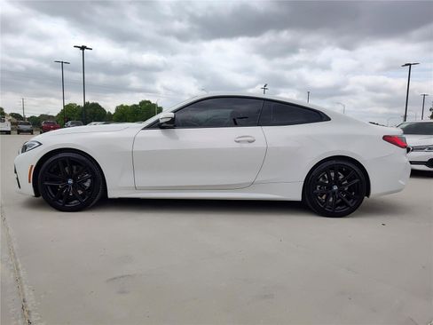 Used 2022 BMW 430i Coupe w/ M Sport Package RWD image 3