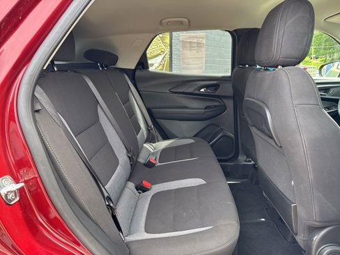 Used 2023 Chevrolet TrailBlazer LT FWD image 7