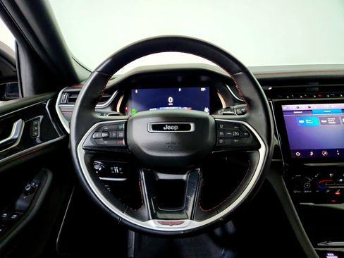 Used 2022 Jeep Grand Cherokee Trailhawk w/ Luxury Tech Group III image 14