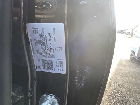 Certified 2024 Chevrolet Colorado Z71 w/ Z71 Convenience Package 2 image 34