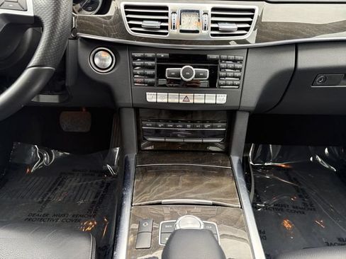 Used 2014 Mercedes-Benz E 350 4MATIC Sedan image 11