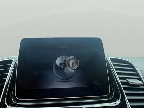 Used 2018 Mercedes-Benz GLS 450 4MATIC image 19
