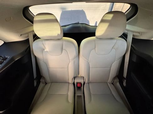 Used 2017 Volvo XC90 T6 Momentum w/ Vision Package image 21