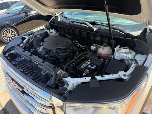 Used 2018 GMC Acadia SLT AWD/4WD image 95