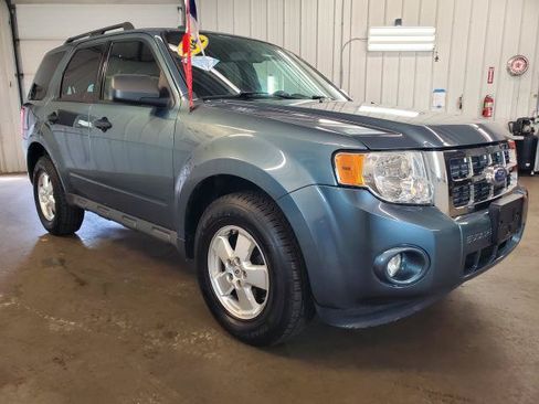 Used 2012 Ford Escape XLT AWD/4WD image 2