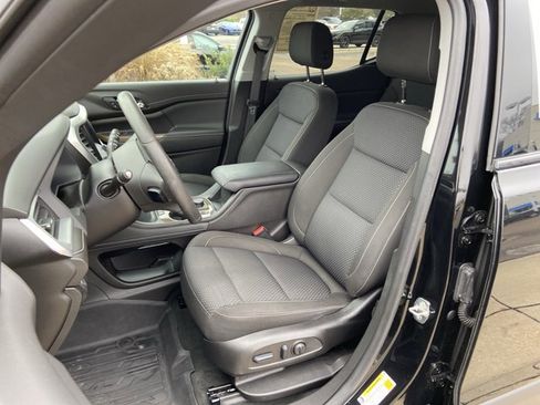 Used 2022 GMC Acadia SLE w/ Driver Convenience Package image 17