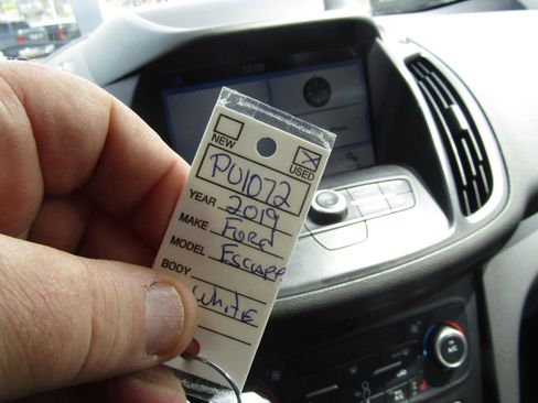 Used 2019 Ford Escape SE image 29