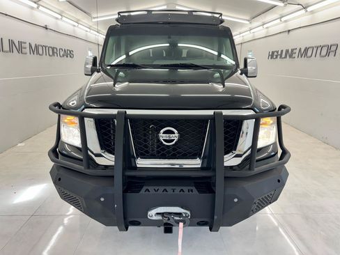 Used 2014 Nissan NV 3500 SV w/ Technology Package RWD image 2