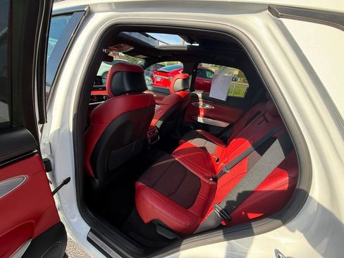 Used 2022 Genesis GV70 2.5T w/ Sport Prestige Package image 26