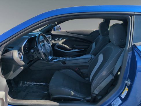 Used 2023 Chevrolet Camaro LT image 9