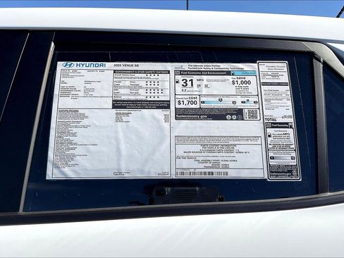 New 2025 Hyundai Venue SE image 13
